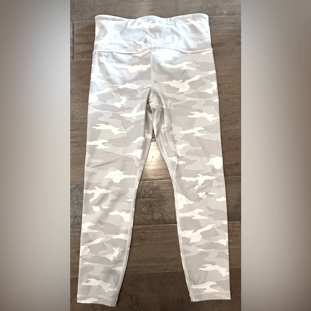 Athleta Elation Tights 7/8 in Light Camo Pattern